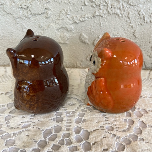 Cracker Barrel Stoneware Owls Salt & Pepper Shakers in Original Box - Picture 5 of 15